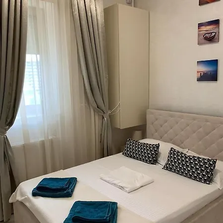 Lotus Cris Apartament *