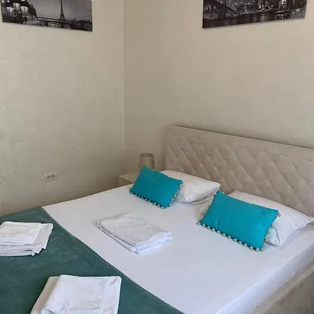 Lotus Cris Apartament *